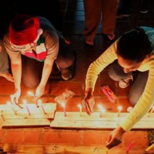 ENCENDER UNA VELA POR LA PAZ DE COLOMBIA